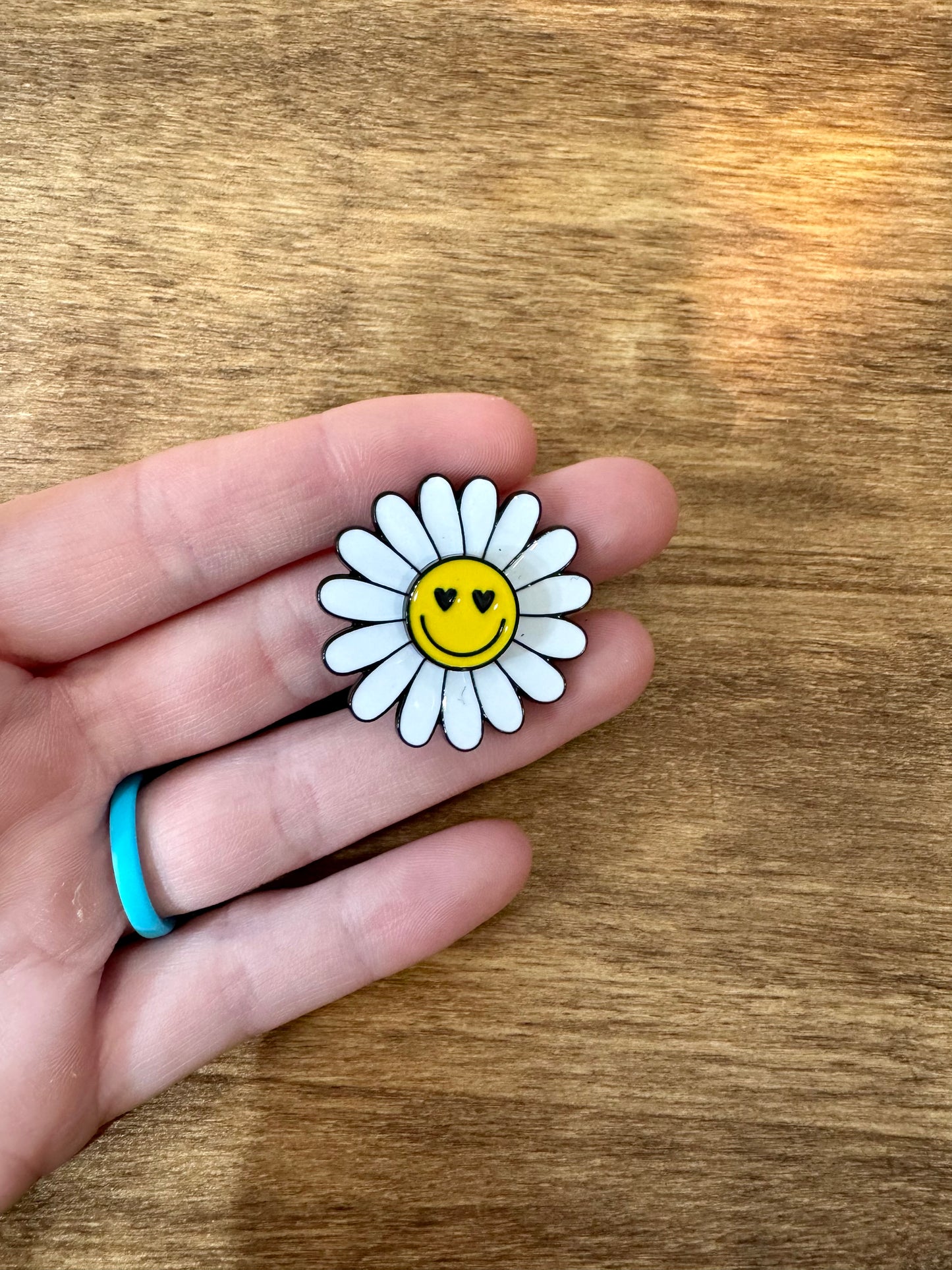 Smiley Daisy Push Pin